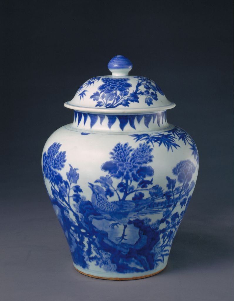 图片[1]-Blue and white flower-and-bird covered pot-China Archive